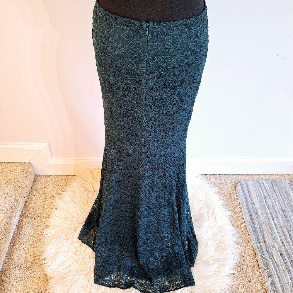 🌿SOLD🌿Lulu's Lovely Allure Deep Teal Lace Gown - Picture 7 of 10
